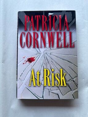 Patricia Cornwell At Risk paperback book